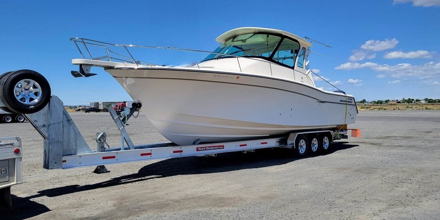 Grady-White Express 330