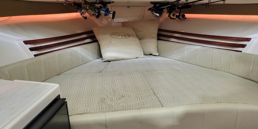 Grady-White Express 330