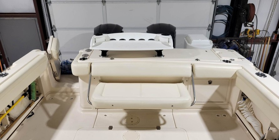 Grady-White Express 330