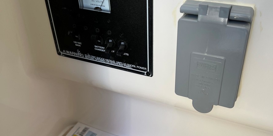 Pursuit st 310 sport