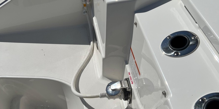 Pursuit st 310 sport