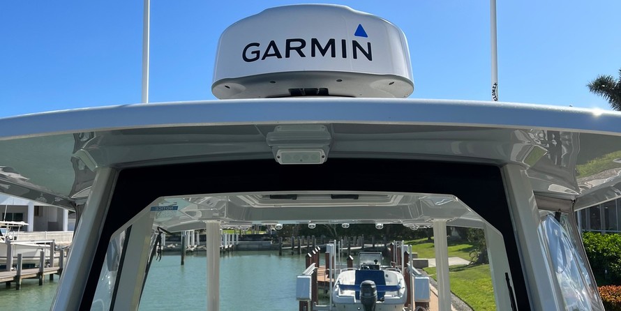 Pursuit st 310 sport