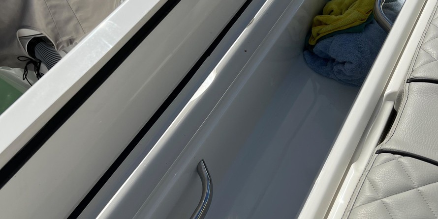 Pursuit st 310 sport