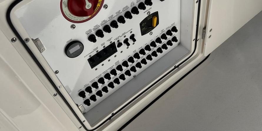 Pursuit st 310 sport