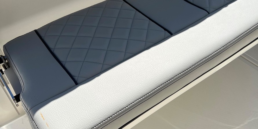 Pursuit st 310 sport