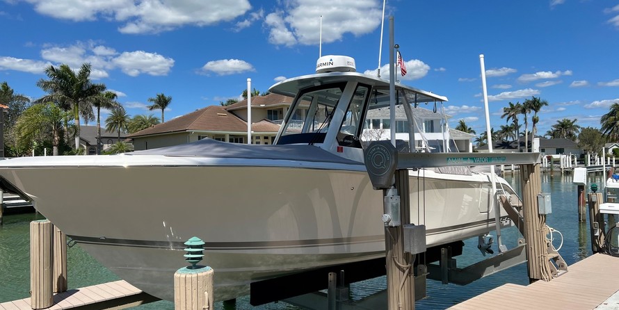 Pursuit st 310 sport