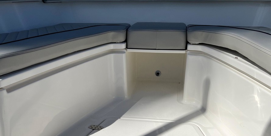 Pursuit st 310 sport