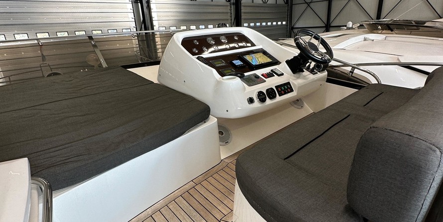 Sunseeker Manhattan 52