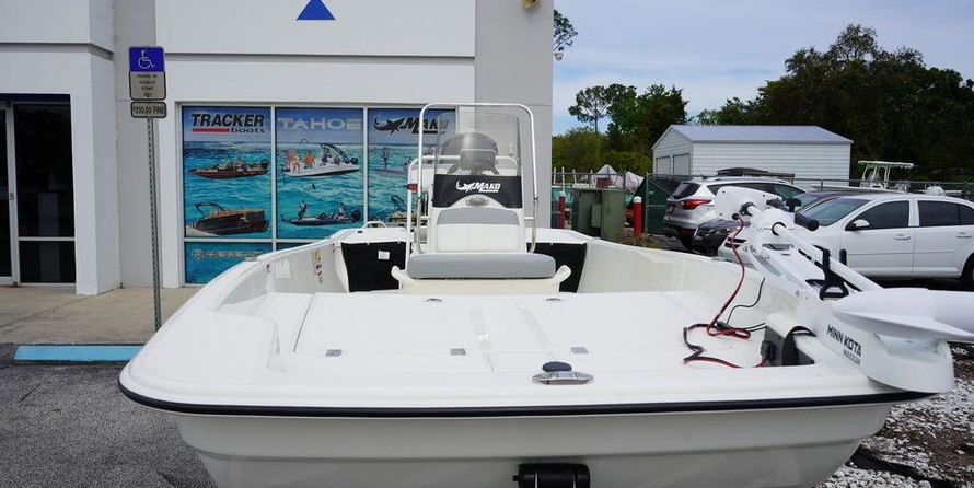 Mako Pro Skiff 17 CC