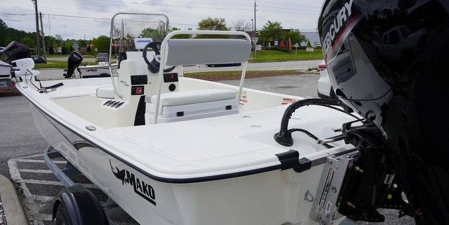 Mako Pro Skiff 17 CC