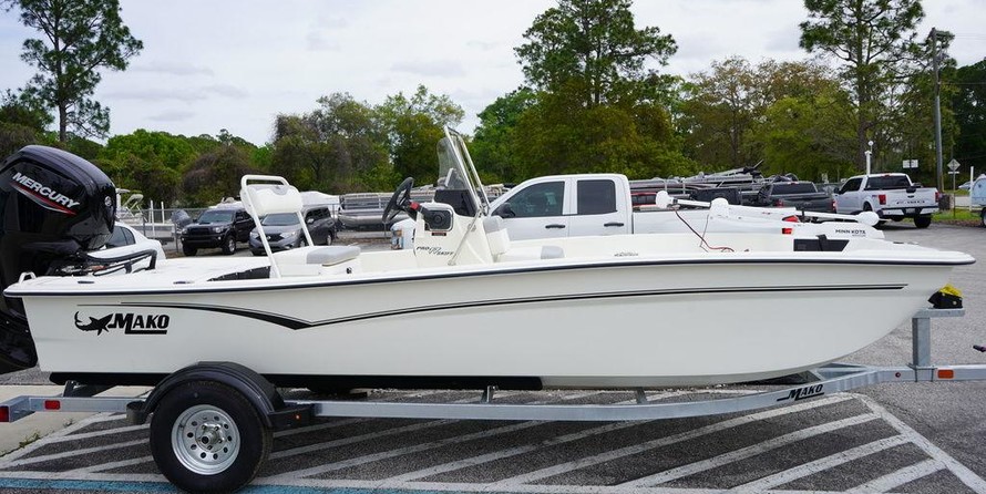 Mako Pro Skiff 17 CC