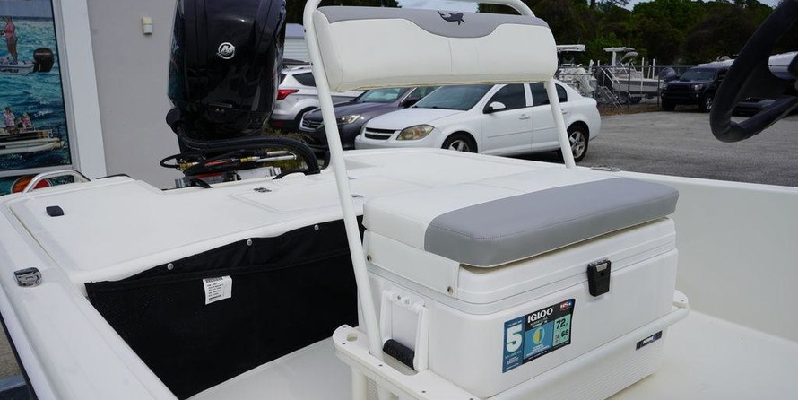 Mako Pro Skiff 17 CC