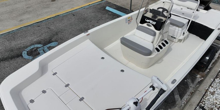 Mako Pro Skiff 17 CC