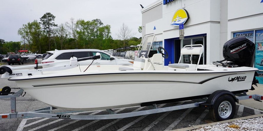 Mako Pro Skiff 17 CC