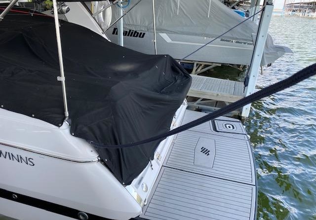 Four Winns Vista 275