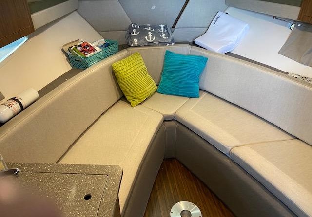 Four Winns Vista 275