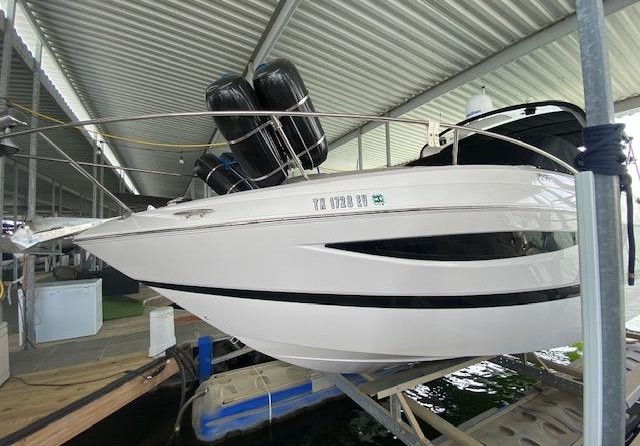 Four Winns Vista 275