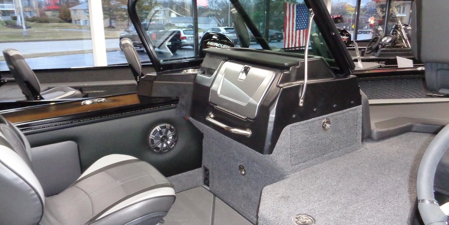 Lund Boats 1875 Pro-V Sport