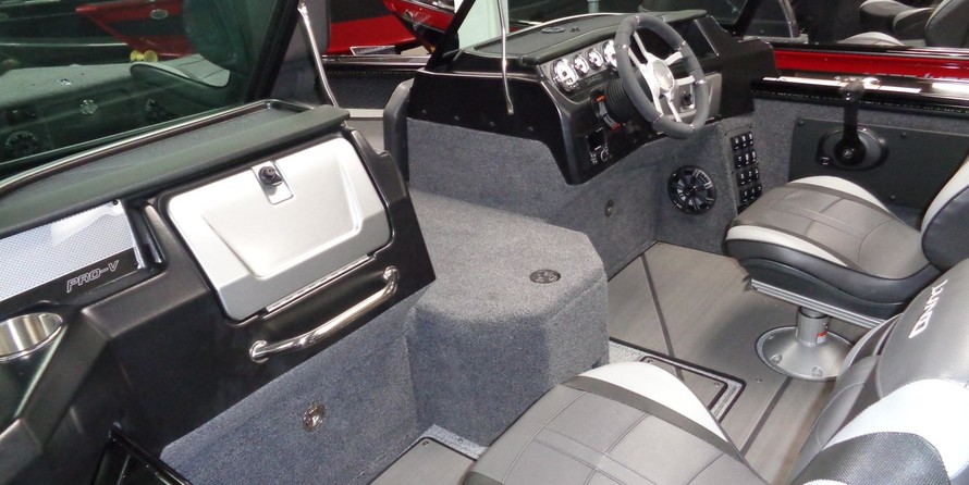 Lund Boats 1875 Pro-V Sport