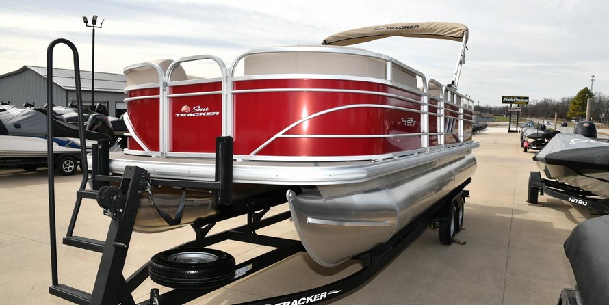 Sun Tracker Party Barge 22 DLX