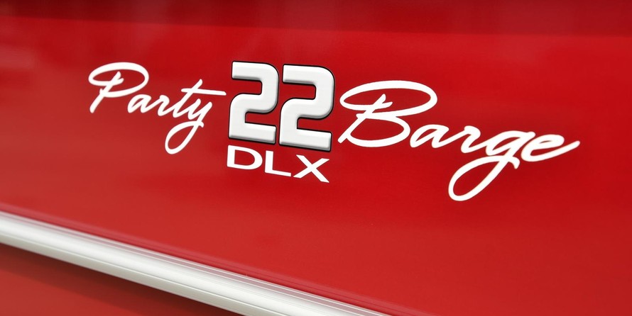 Sun Tracker Party Barge 22 DLX