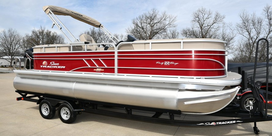 Sun Tracker Party Barge 22 DLX