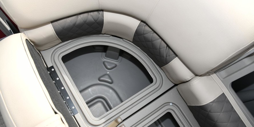 Sun Tracker Party Barge 22 DLX