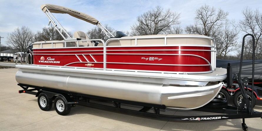 Sun Tracker Party Barge 22 DLX