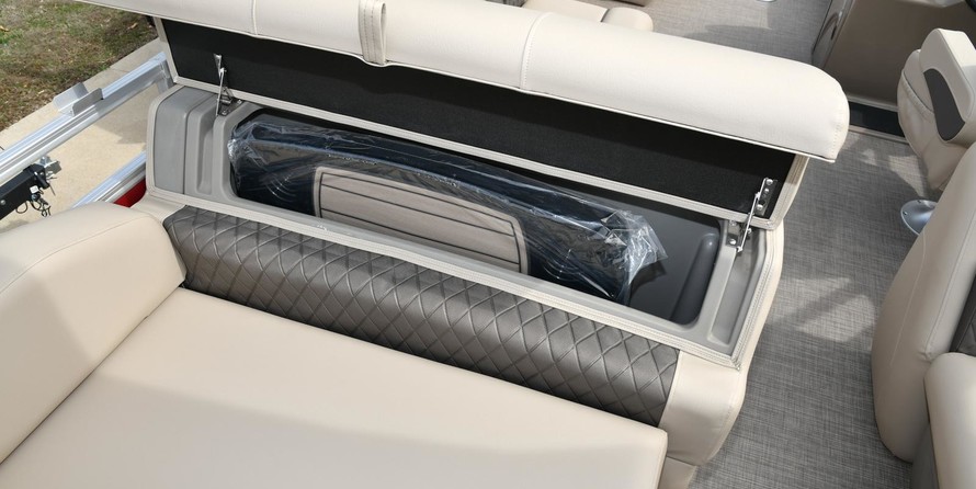 Sun Tracker Party Barge 22 DLX