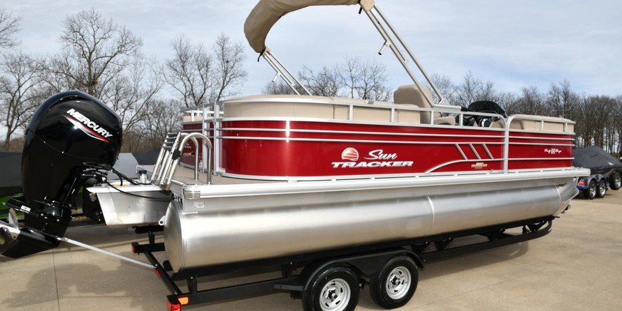 Sun Tracker Party Barge 22 DLX