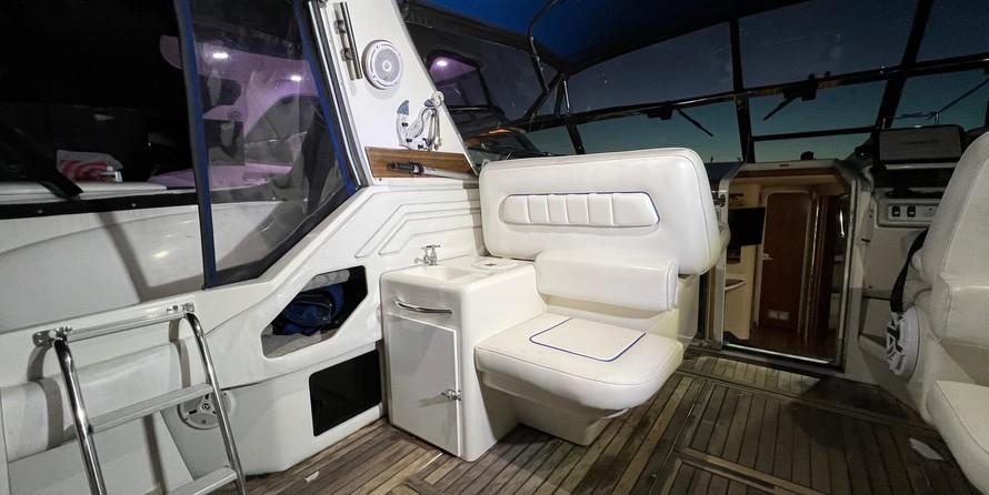 Sea ray 400 express cruiser
