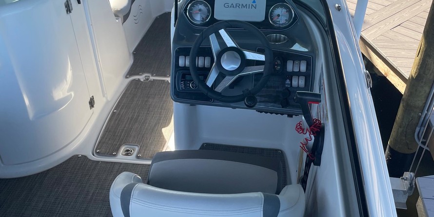 Hurricane 2200 sundeck