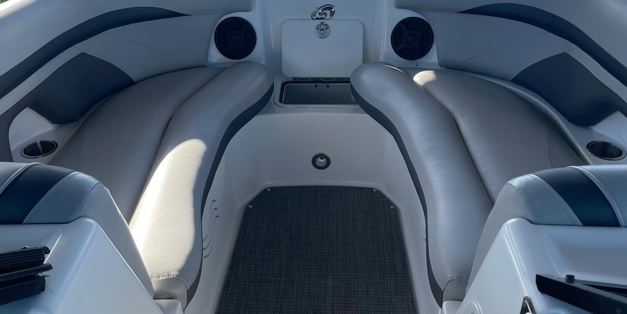 Hurricane 2200 sundeck