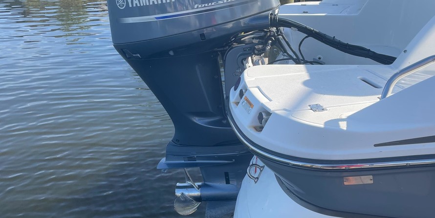 Hurricane 2200 sundeck