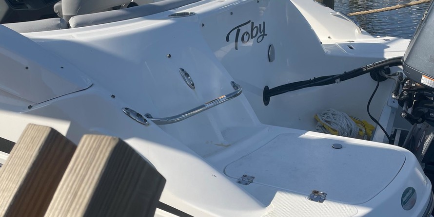 Hurricane 2200 sundeck