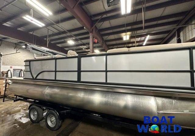 Premier Pontoons Navigator 220