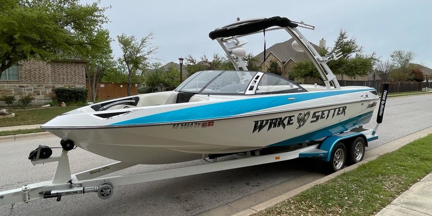 Malibu Wakesetter 23 LSV