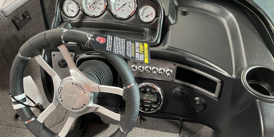 Lund Boats 1775 Crossover XS