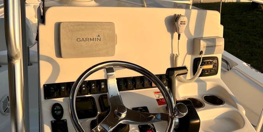 Sea Ray hunt ultra 211