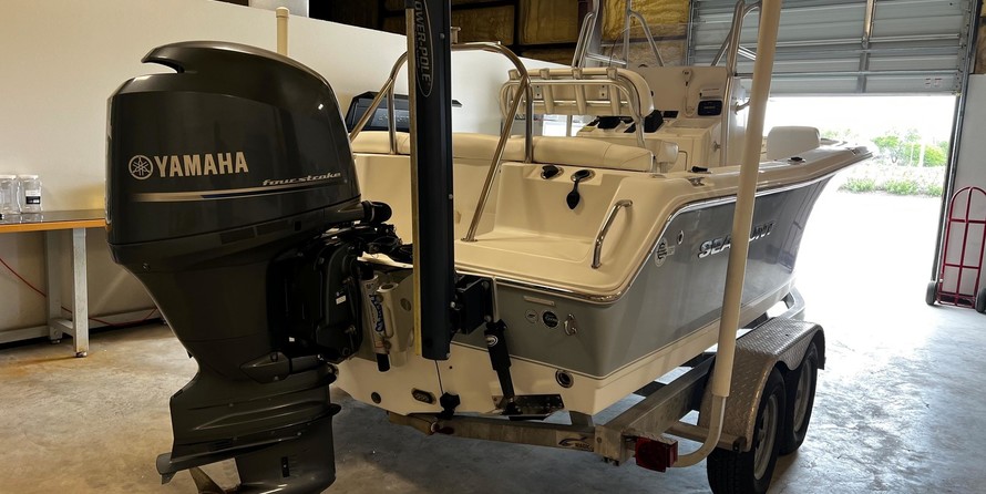 Sea Ray hunt ultra 211