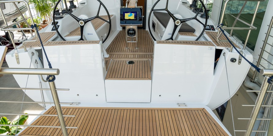 Hanse 348