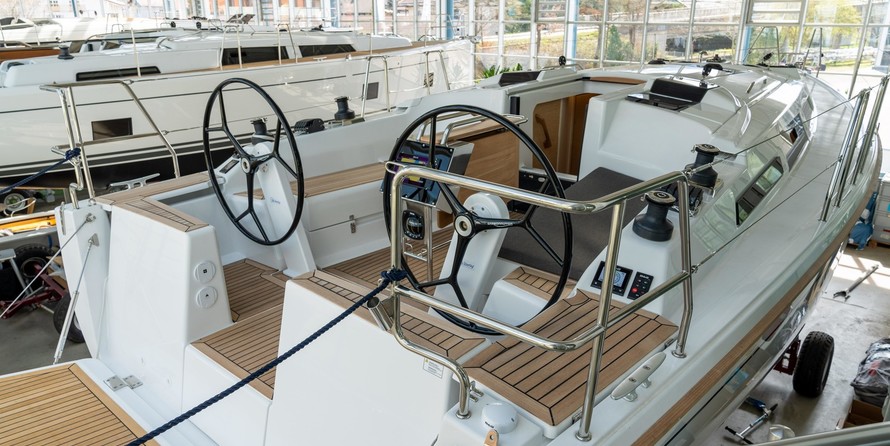 Hanse 348
