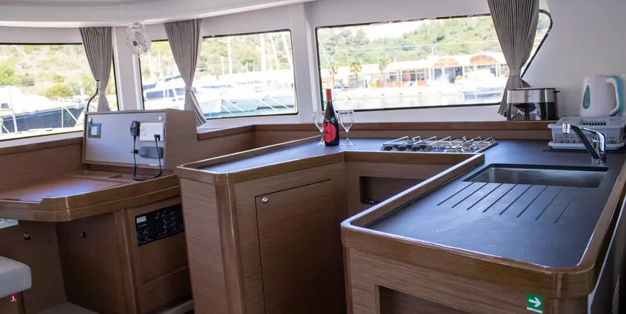 Lagoon 42