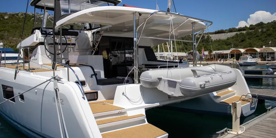 Lagoon 42