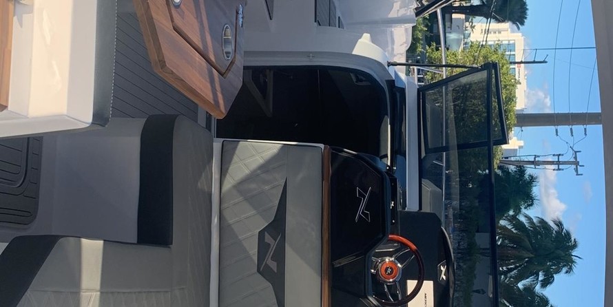 Bavaria Sport 360 coupe