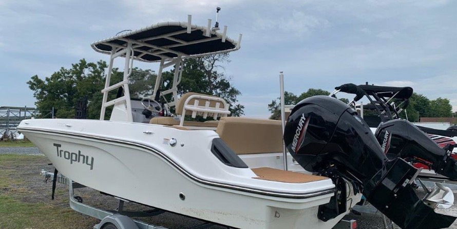 Bayliner Trophy T22CX