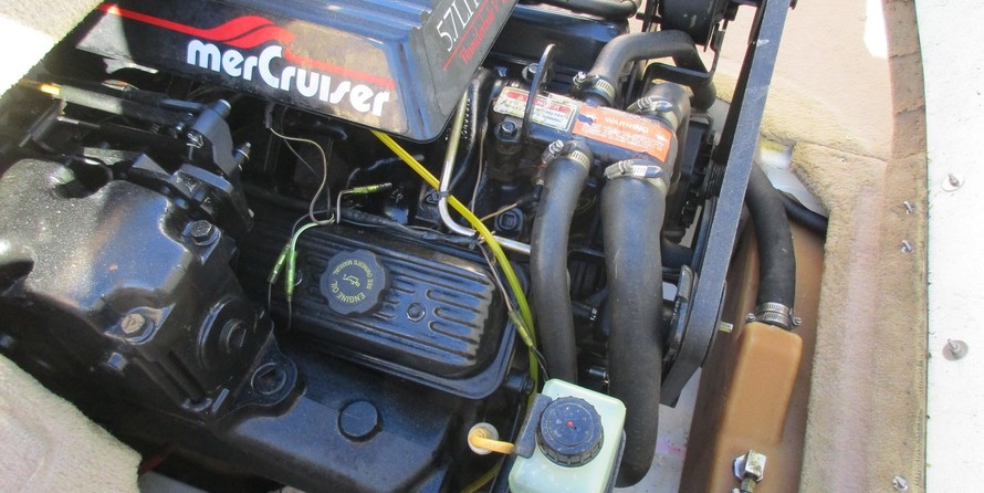 Sea ray 260 bow rider select