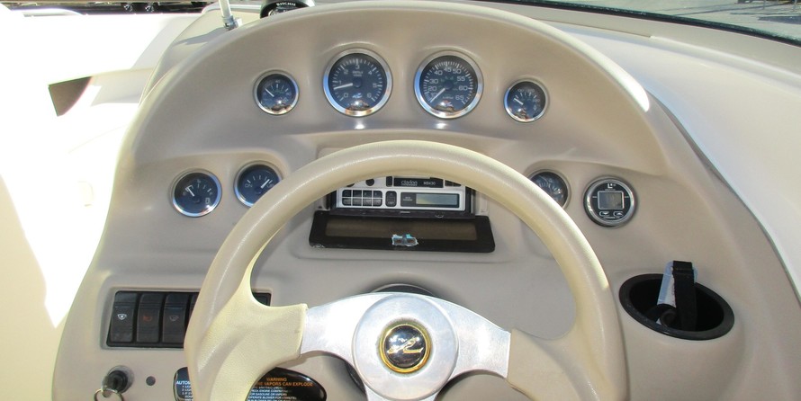 Sea ray 260 bow rider select