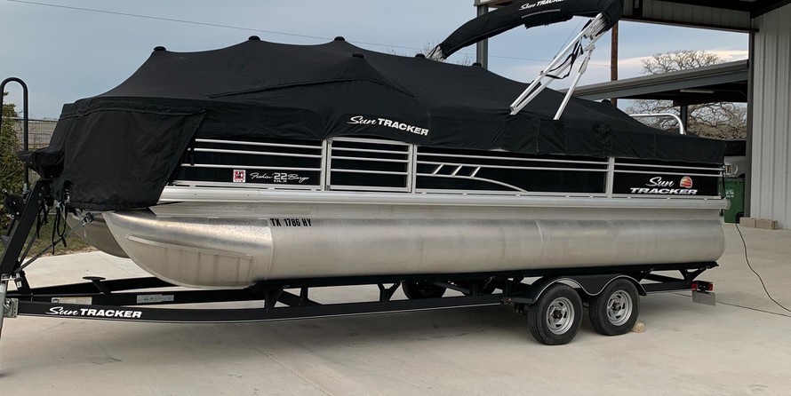 Sun Tracker Fishin Barge 22 DLX