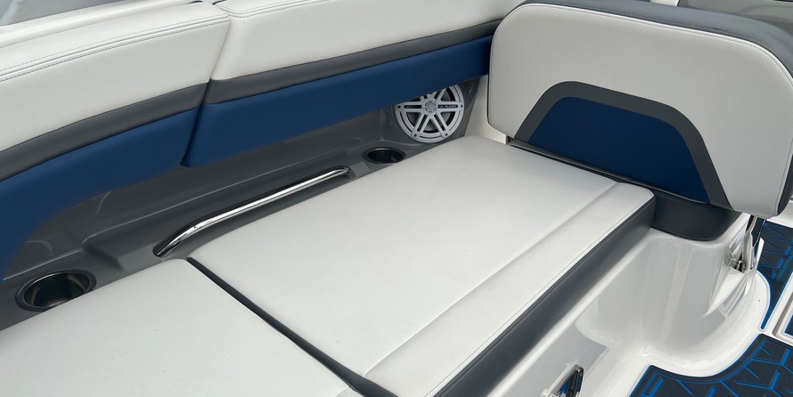 Chaparral 243 Vortex VRX